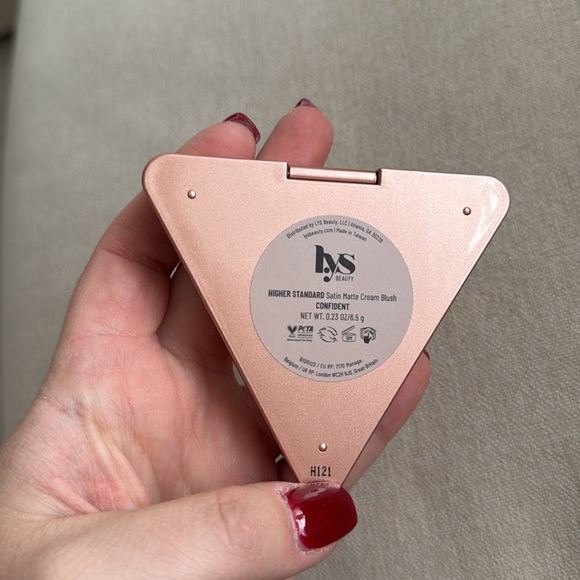 LYS Beauty Higher Standard Satin Matte Cream Blush in Confident - Picture 4 of 7